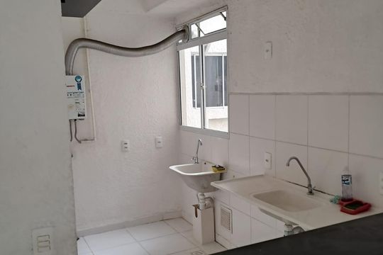 Cozinha de apartamento para alugar com 2 quartos, 45m² em Cavalcanti, Rio de Janeiro