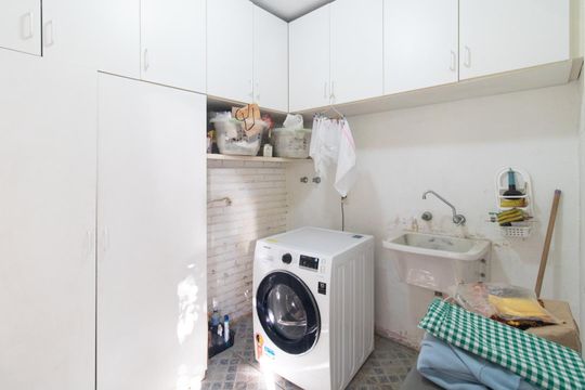 Área de serviço de casa à venda com 3 quartos, 420m² em Jardim Isabel, Porto Alegre