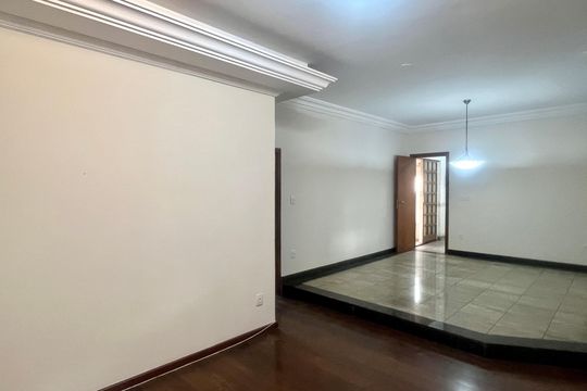 Casa para alugar com 3 quartos, 450m² em Fernão Dias, Belo Horizonte