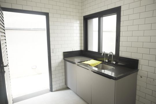 Cozinha de casa de condomínio à venda com 4 quartos, 364m² em Alphaville, Barueri