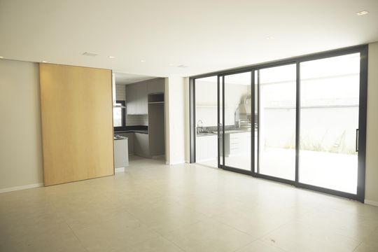 Sala de Estar de casa de condomínio à venda com 4 quartos, 364m² em Alphaville, Barueri