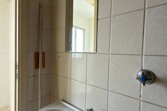 Banheiro de serviço de apartamento para alugar com 3 quartos, 97m² em Centro, São Bernardo do Campo