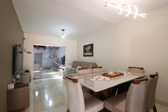 Sala de casa para alugar com 2 quartos, 250m² em Jardim Europa, Uberlândia