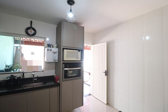 Cozinha de casa para alugar com 2 quartos, 250m² em Jardim Europa, Uberlândia