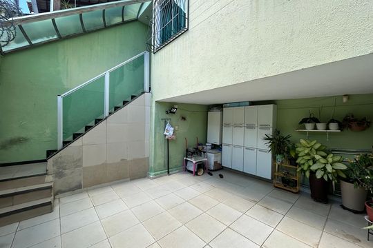 Casa à venda com 2 quartos, 125m² em Ouro Preto, Belo Horizonte