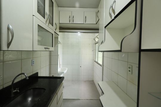 Cozinha de apartamento para alugar com 2 quartos, 53m² em Jardim Arco-iris, Diadema