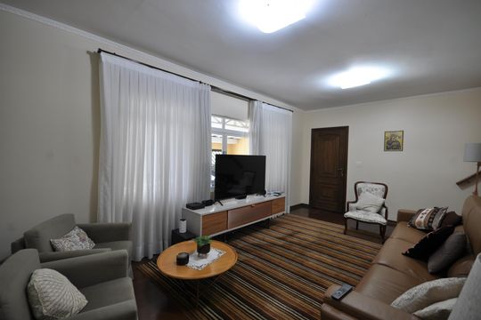 Sala de casa à venda com 3 quartos, 172m² em Vila Amélia, São Paulo