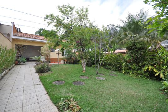 Quintal de casa à venda com 3 quartos, 172m² em Vila Amélia, São Paulo