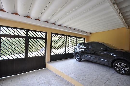 Garagem de casa à venda com 3 quartos, 172m² em Vila Amélia, São Paulo