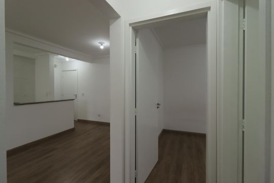Corredor de apartamento para alugar com 2 quartos, 56m² em Vila Assis Brasil, Mauá