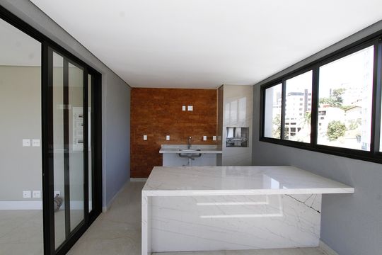 Apartamento para alugar com 4 quartos, 260m² em Santa Lúcia, Belo Horizonte