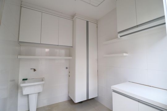 Área de Serviço de casa para alugar com 4 quartos, 320m² em Tabajaras, Uberlândia