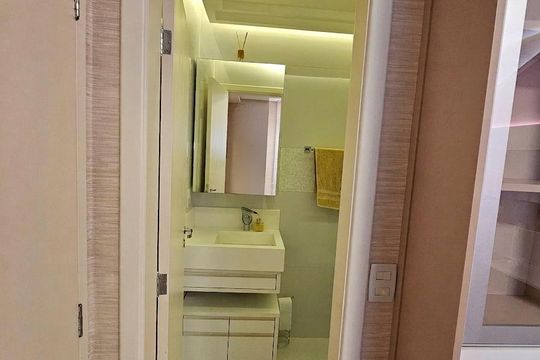 Banheiro 1 de apartamento para alugar com 3 quartos, 94m² em Jardim Tupanci, Barueri