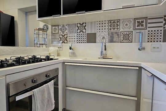 Cozinha de apartamento para alugar com 3 quartos, 94m² em Jardim Tupanci, Barueri