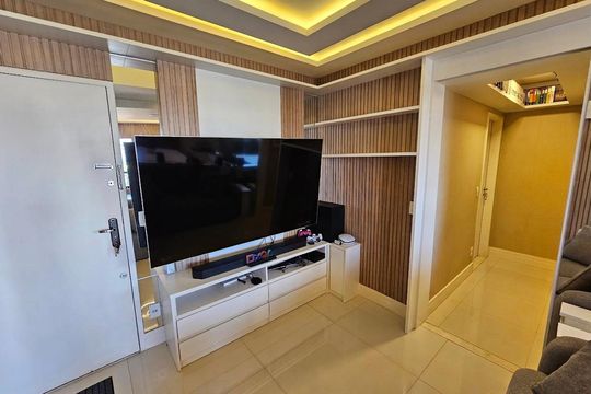 Sala de apartamento para alugar com 3 quartos, 94m² em Jardim Tupanci, Barueri