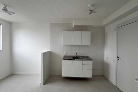 Cozinha de apartamento para alugar com 2 quartos, 32m² em Barra Funda, São Paulo