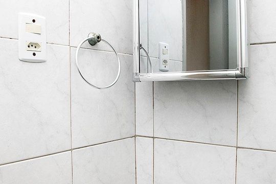 Banheiro de apartamento para alugar com 1 quarto, 35m² em Cidade Baixa, Porto Alegre
