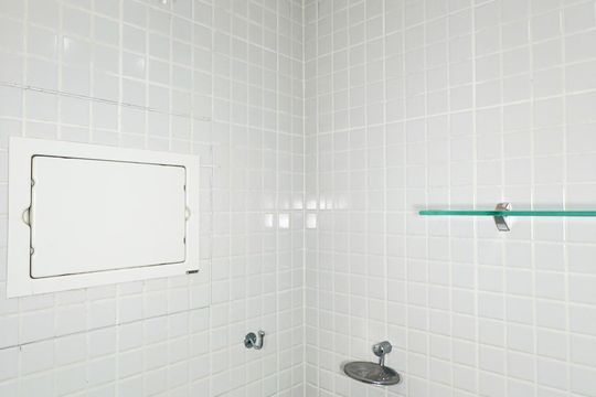 Banheiro de kitnet/studio à venda com 1 quarto, 38m² em Brooklin, São Paulo