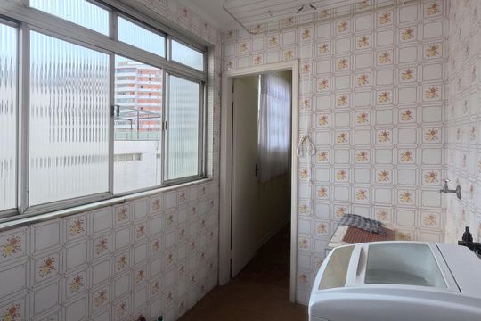 Área de Serviço de apartamento para alugar com 2 quartos, 80m² em Pompéia, Santos