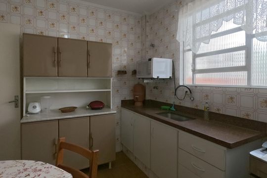 Cozinha de apartamento para alugar com 2 quartos, 80m² em Pompéia, Santos