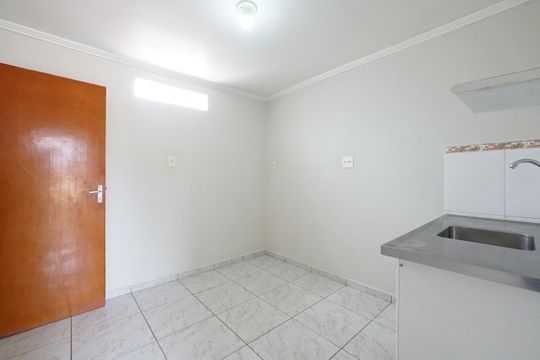 Cozinha de casa para alugar com 1 quarto, 37m² em Vila Deodoro, São Paulo