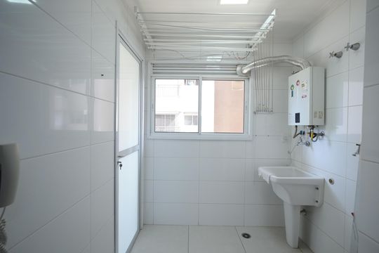 Área de Serviço de apartamento para alugar com 3 quartos, 96m² em Vila Scarpelli, Santo André