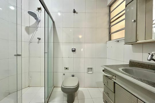 Banheiro de serviço de casa para alugar com 3 quartos, 209m² em Jabaquara, São Paulo