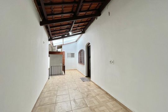 Entrada de casa para alugar com 3 quartos, 209m² em Jabaquara, São Paulo