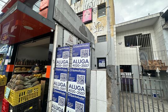 Fachada de kitnet/studio para alugar com 1 quarto, 26m² em Jardim Silveira, Barueri