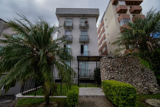Fachada de apartamento para alugar com 3 quartos, 66m² em Vila Izabel, Curitiba