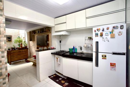 Cozinha e Área de Serviço de casa de condomínio à venda com 2 quartos, 100m² em Califórnia, Belo Horizonte