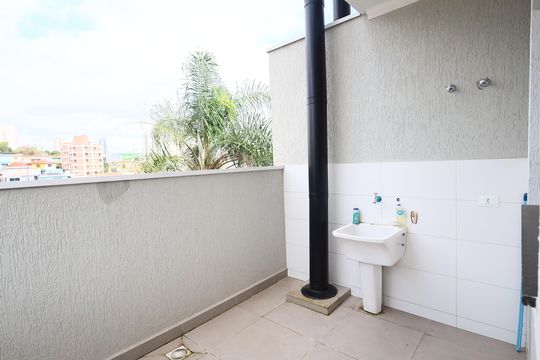 Área de Serviço de casa para alugar com 3 quartos, 260m² em Umuarama, Osasco