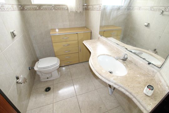 Banheiro da Suíte 2 de casa para alugar com 3 quartos, 142m² em Jardim das Industrias, São José dos Campos
