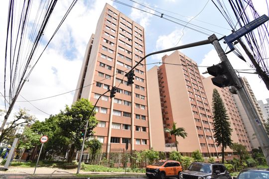 Fachada de apartamento para alugar com 3 quartos, 7223m² em Cristo Rei, Curitiba