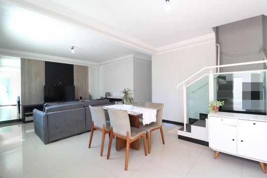 Casa para alugar com 3 quartos, 145m² em Jardim Karaíba, Uberlândia
