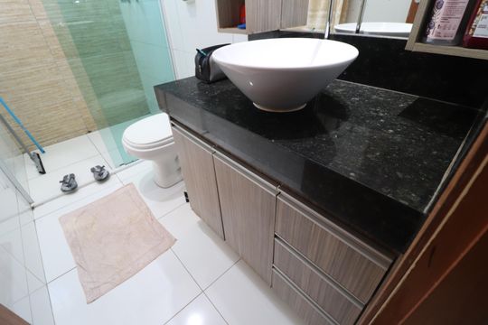 Banheiro do Quarto 3 de casa para alugar com 3 quartos, 145m² em Jardim Karaíba, Uberlândia