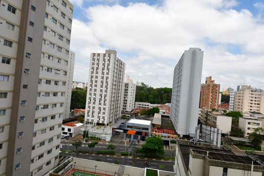 Área de Serviço - Vista de apartamento para alugar com 3 quartos, 124m² em Cambuí, Campinas