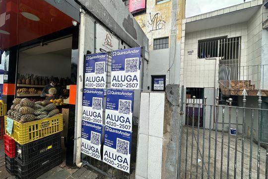 Fachada de kitnet/studio para alugar com 1 quarto, 26m² em Jardim Silveira, Barueri