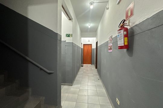 Área comum de kitnet/studio para alugar com 1 quarto, 26m² em Jardim Silveira, Barueri