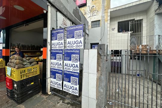 Fachada de kitnet/studio para alugar com 1 quarto, 26m² em Jardim Silveira, Barueri