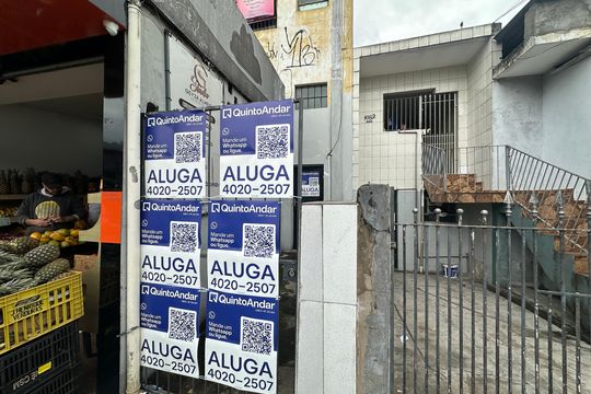 Fachada de kitnet/studio para alugar com 1 quarto, 26m² em Jardim Silveira, Barueri