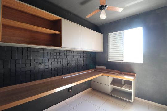 Quarto 1 de apartamento para alugar com 2 quartos, 45m² em Laranjeiras, Uberlândia