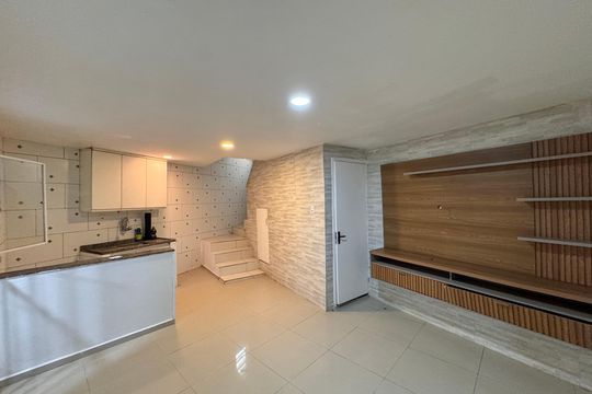Casa de Condomínio para alugar com 2 quartos, 165m² em Vargem Pequena, Rio de Janeiro