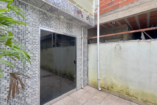 Quintal de casa para alugar com 3 quartos, 125m² em São João, Guarulhos