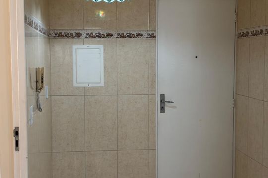 Corredor de apartamento para alugar com 2 quartos, 82m² em Cambuí, Campinas