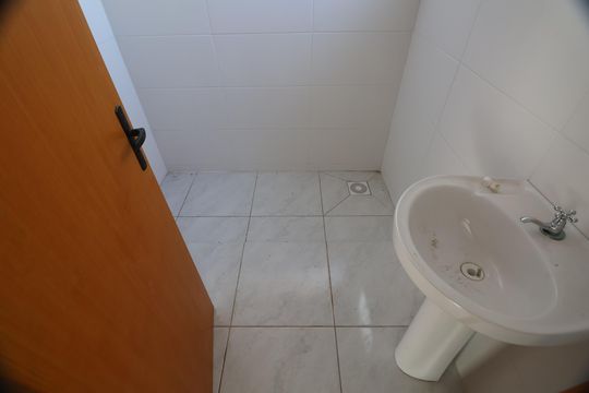 Banheiro de casa para alugar com 1 quarto, 32m² em  Fazenda Esperança , Cachoeirinha