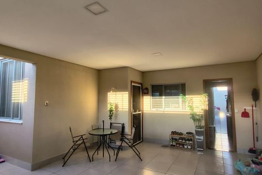 Garagem de casa à venda com 3 quartos, 115m² em Jardim Veneza, Indaiatuba