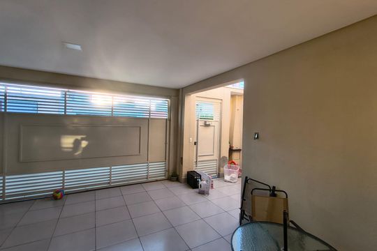 Garagem de casa à venda com 3 quartos, 115m² em Jardim Veneza, Indaiatuba