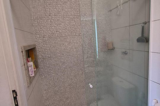 Banheiro 1 de casa à venda com 3 quartos, 115m² em Jardim Veneza, Indaiatuba