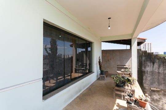 Área Externa  de casa para alugar com 3 quartos, 300m² em Parque Santa Rita, São Paulo
